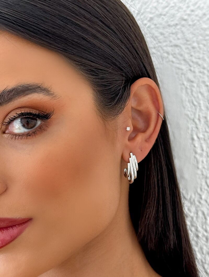 Brinco Folheado a Ouro 18k e Prata Quatro Fios Lisos