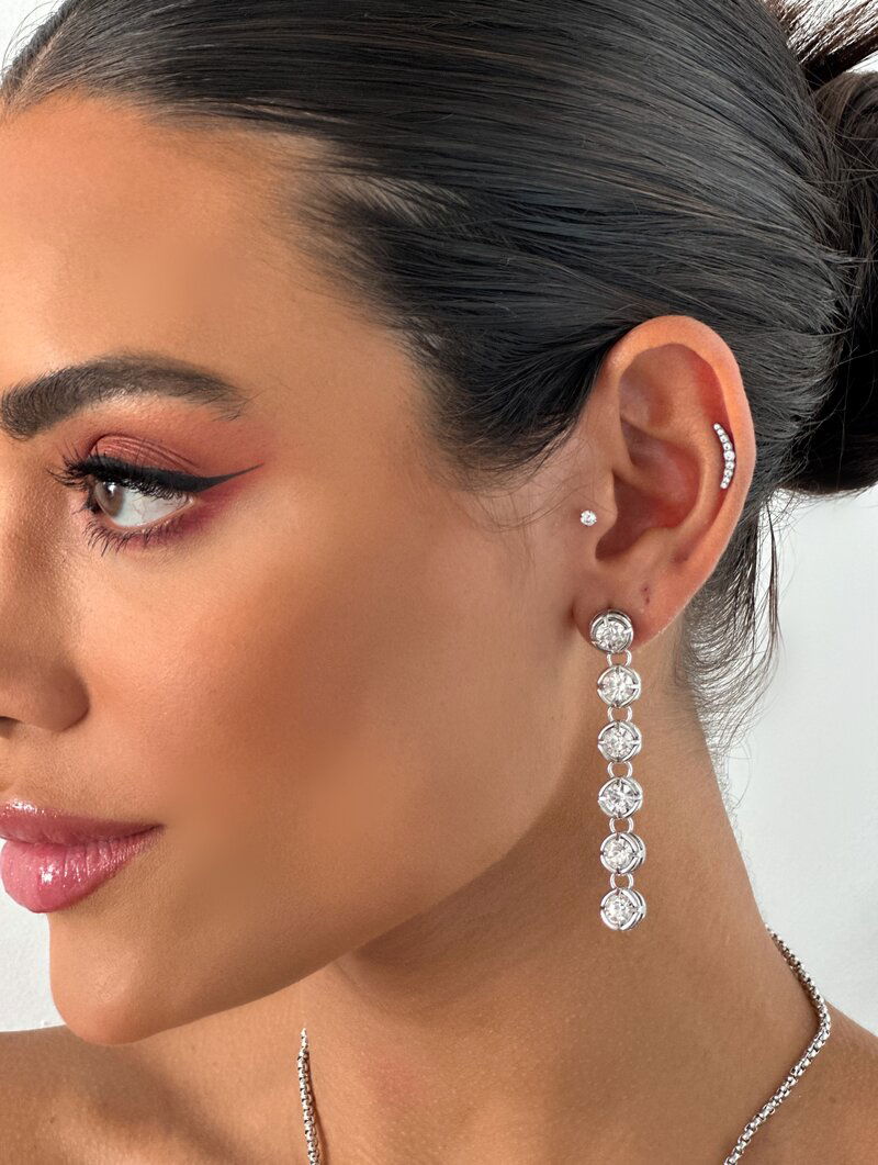 Brinco Folheado a Ouro 18k e Prata Seis Circulos de Zircônia