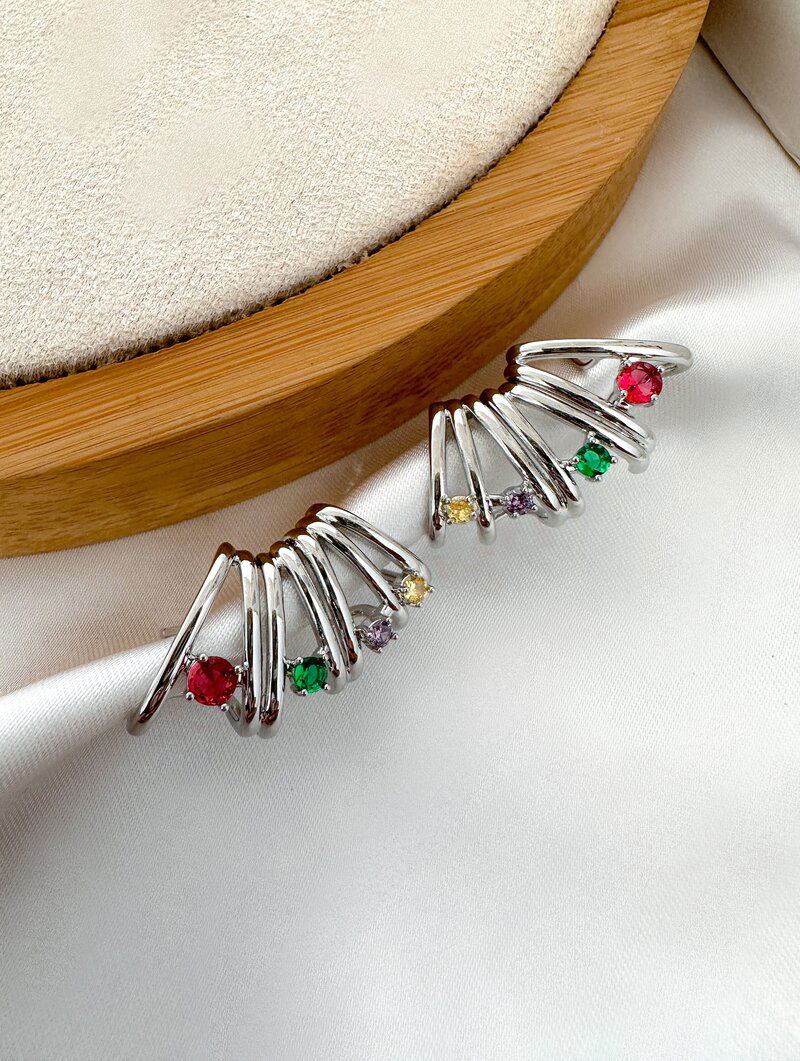 Brinco Folheado a Ouro 18k e Prata Sete Fios com Zircônias