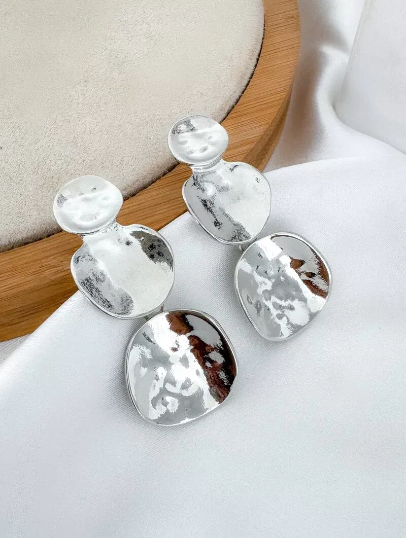 Brinco Folheado a Ouro 18k e Prata Três Bottons Lisos