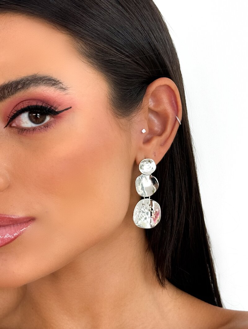 Brinco Folheado a Ouro 18k e Prata Três Bottons Lisos