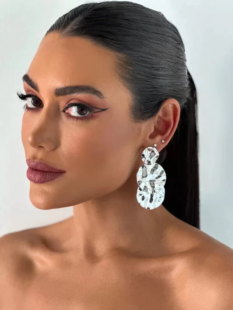 Brinco Folheado a Ouro 18k e Prata Três Bottons Lisos Martelados