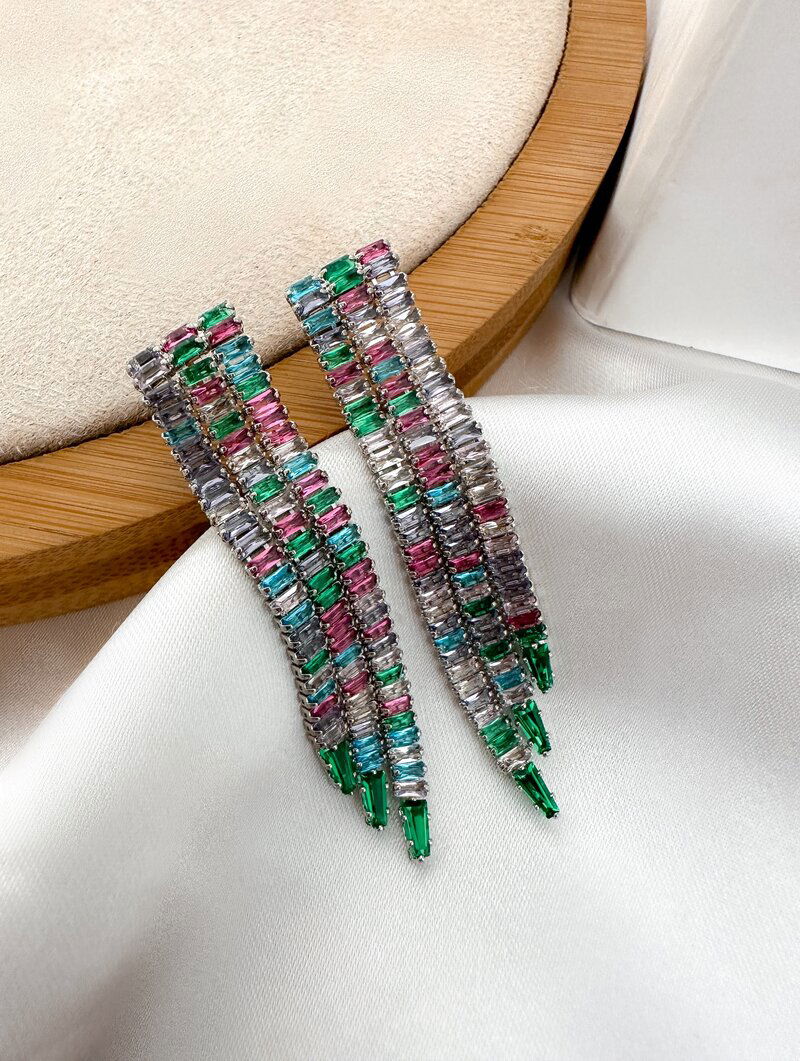 Brinco Folheado a Ouro 18k e Prata Três Fios de Zircônias