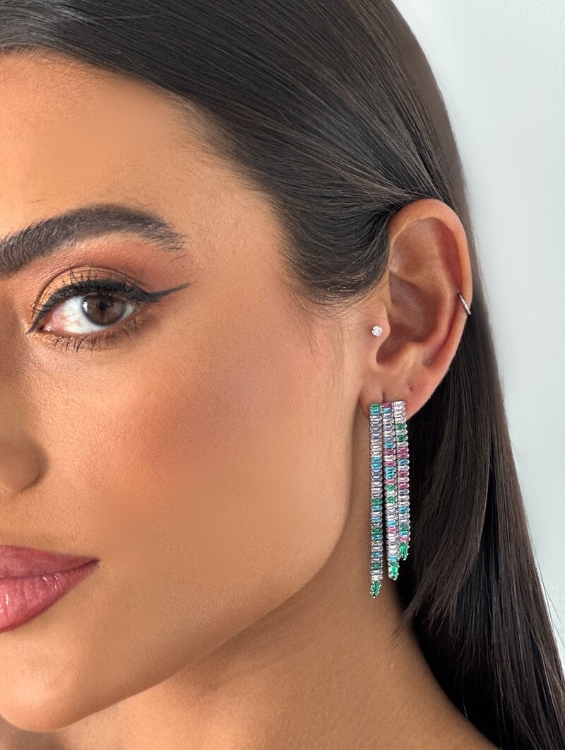 Brinco Folheado a Ouro 18k e Prata Três Fios de Zircônias