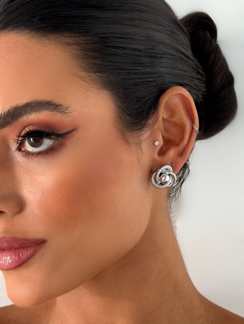 Brinco Folheado a Ouro 18k e Prata Três Fios Entrelaçados