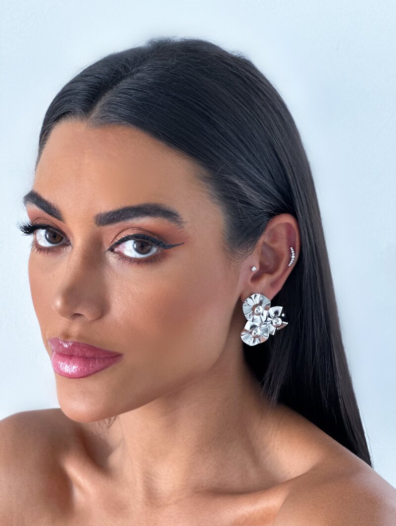 Brinco Folheado a Ouro 18k e Prata Três Flores