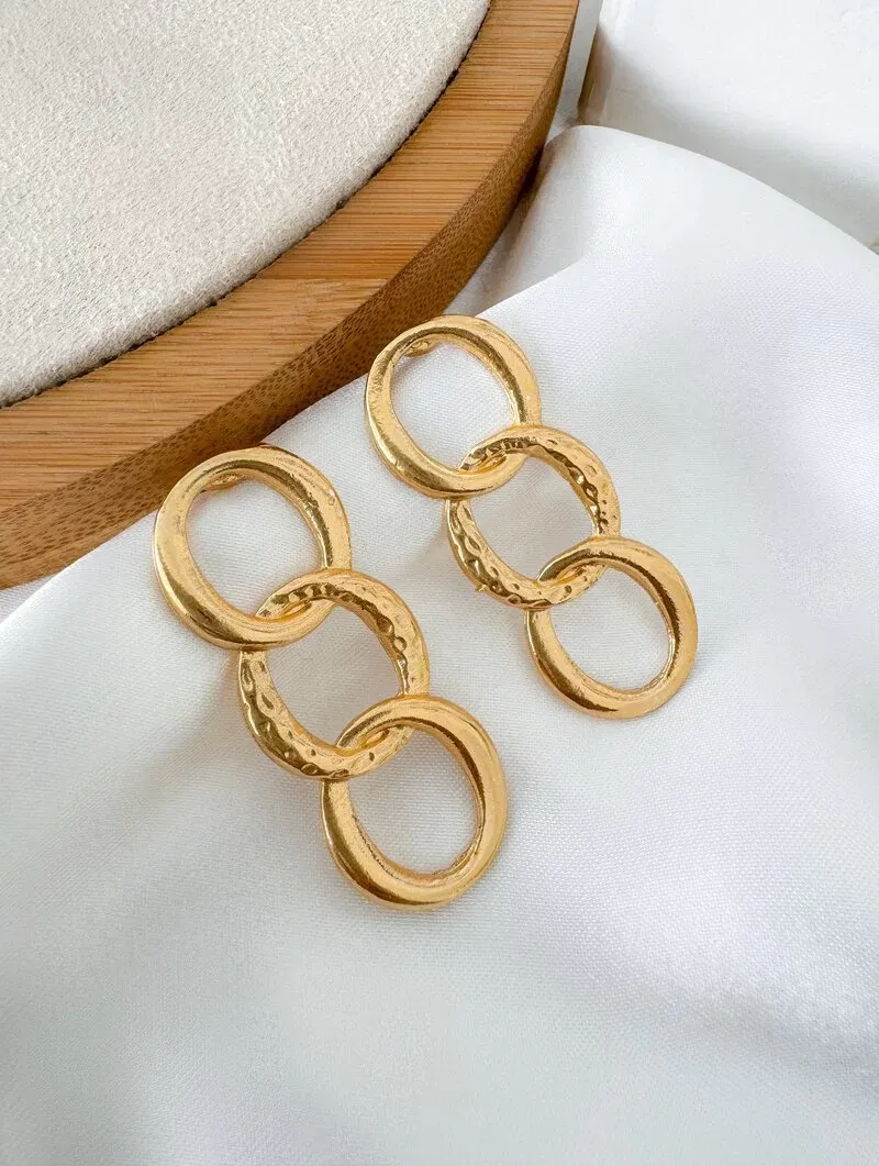 Brinco Folheado a Ouro 18k Elos Triplos