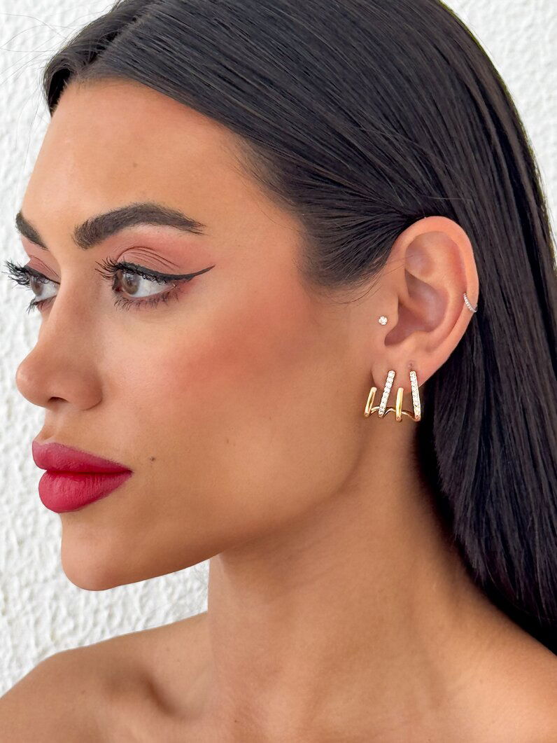 Brinco Folheado a Ouro 18k e Prata Fios Lisos e Cravejado