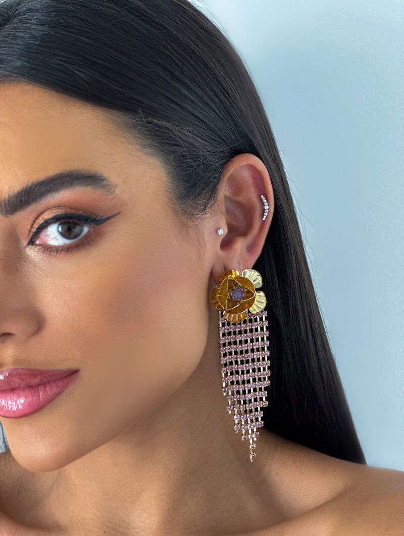 Brinco Folheado a Ouro 18k Flor com Fios de Zircônia