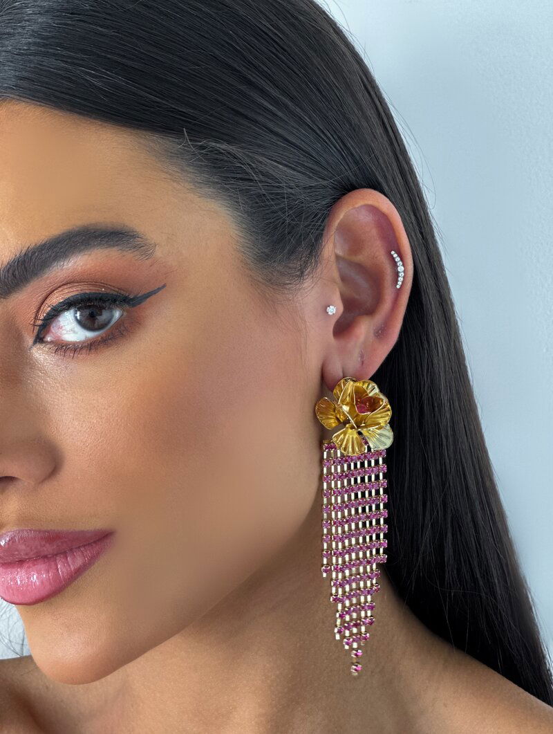 Brinco Folheado a Ouro 18k Flor com Fios de Zircônia