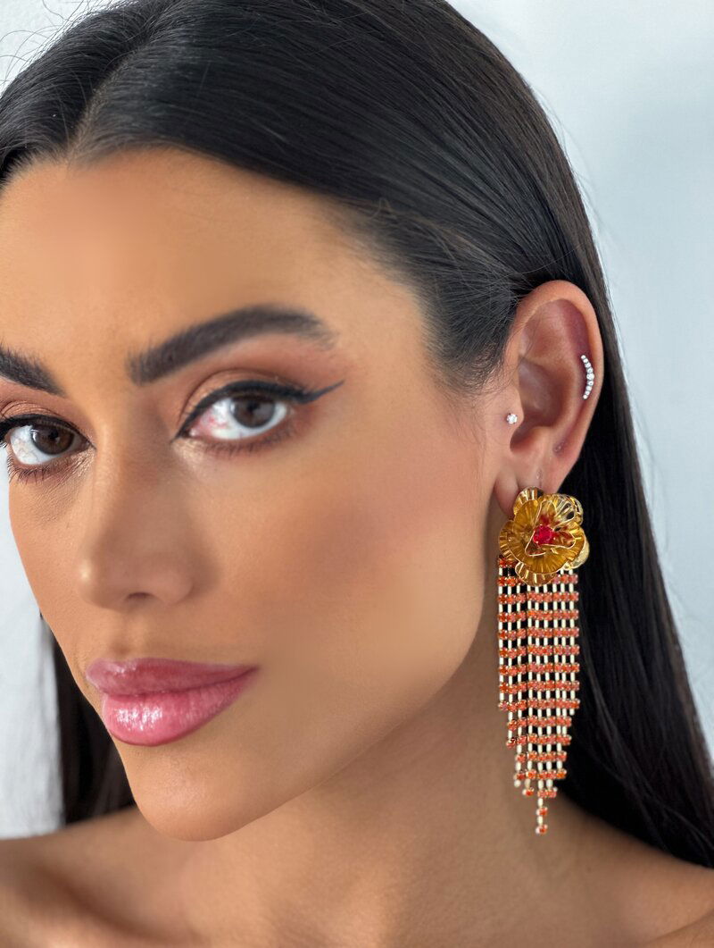 Brinco Folheado a Ouro 18k Flor com Fios de Zircônia