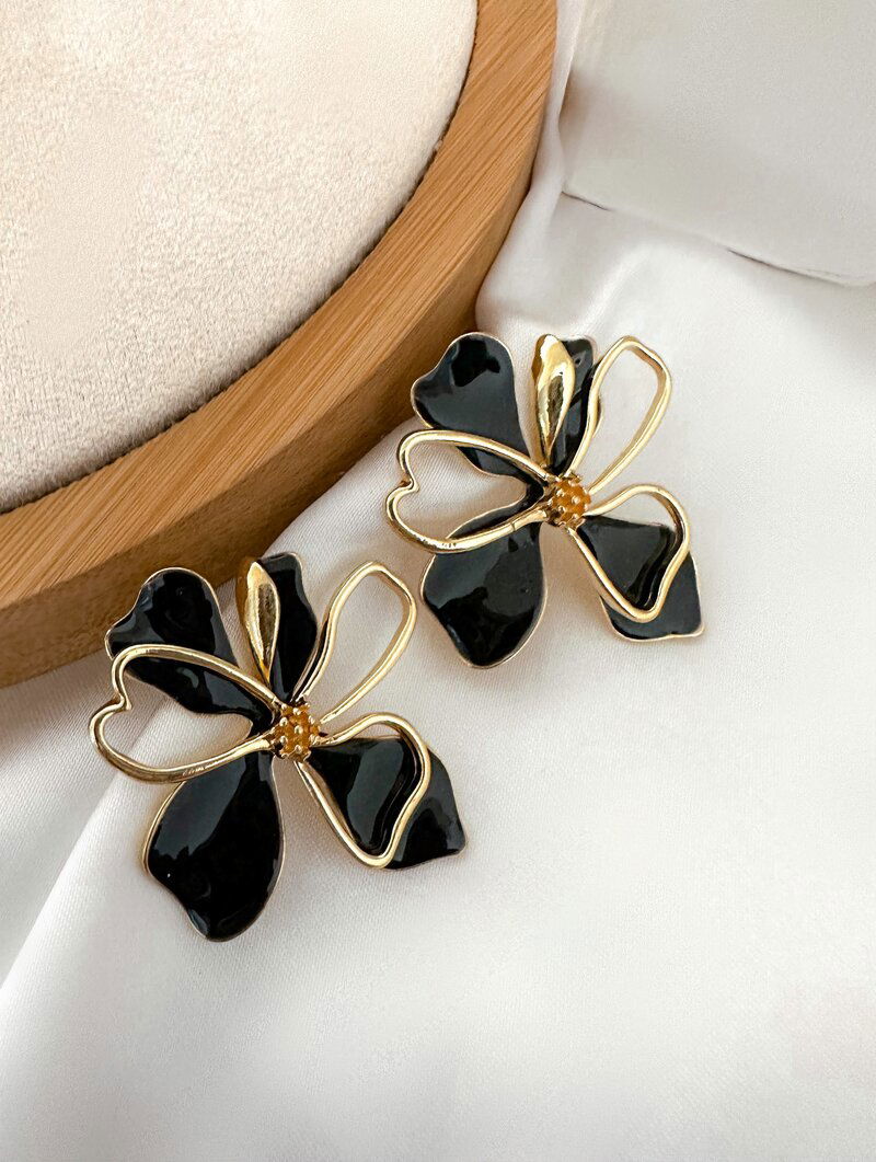Brinco Folheado a Ouro 18k Flor Luxo Resinada