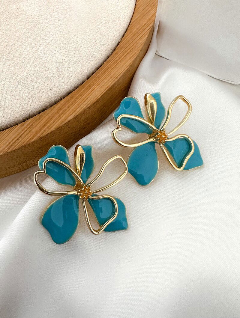 Brinco Folheado a Ouro 18k Flor Luxo Resinada