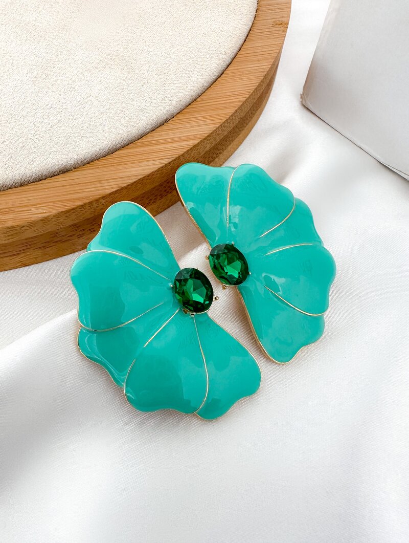 Brinco Folheado a Ouro 18k Flor Perfil Resinada