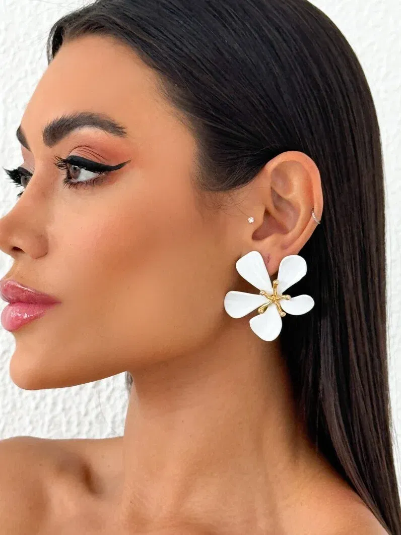Brinco Folheado a Ouro 18k Flores Resinadas