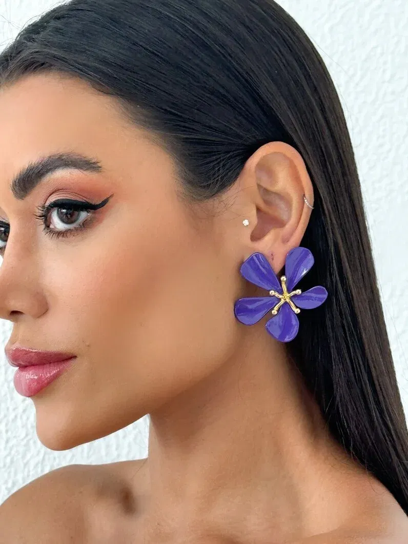 Brinco Folheado a Ouro 18k Flores Resinadas