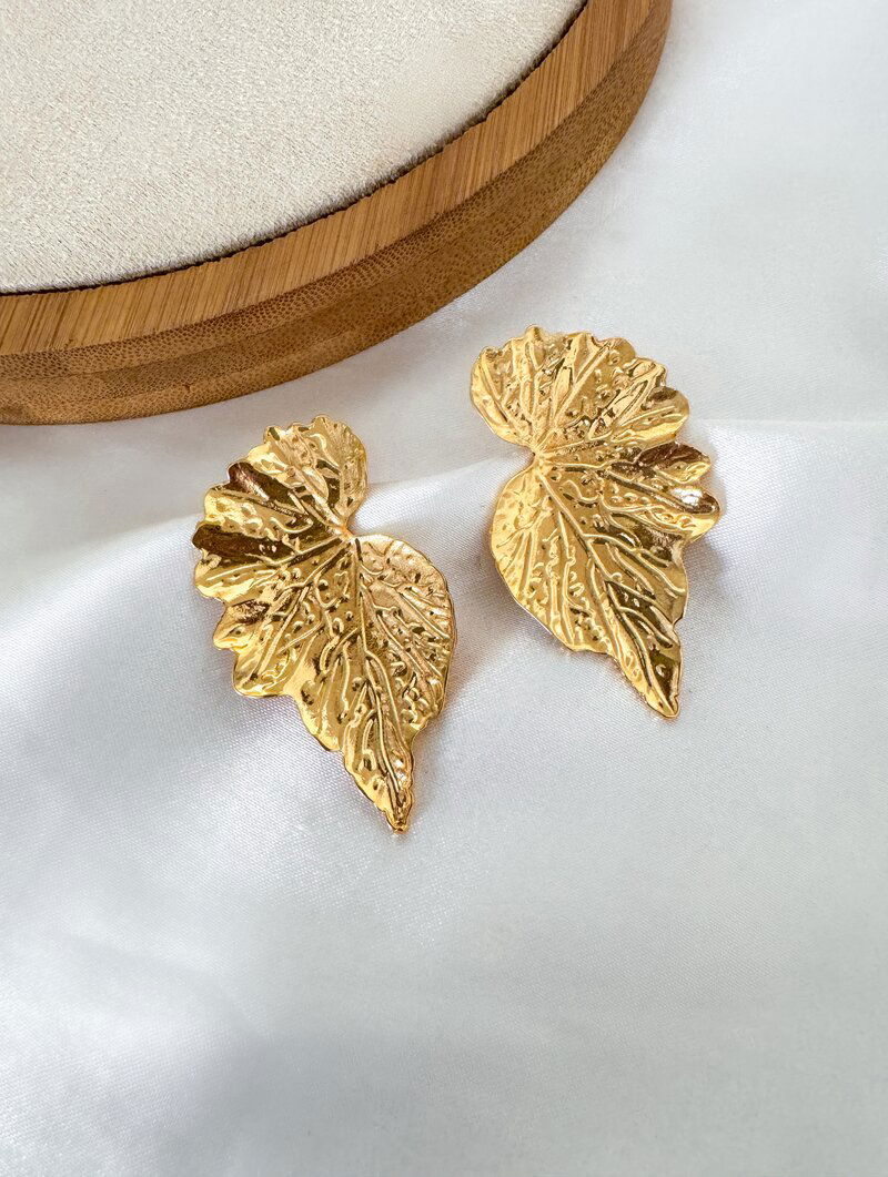 Brinco Folheado a Ouro 18k Folha Texturizada