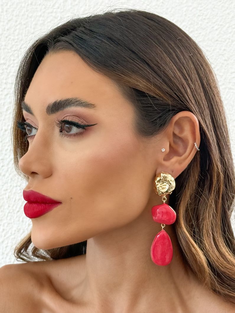 Brinco Folheado a Ouro 18k Formas Resinadas e Ponteira Martelada