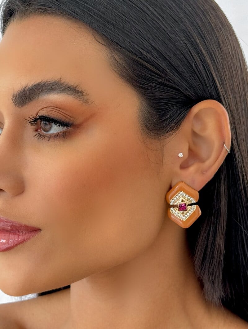 Brinco Folheado a Ouro 18k Geométrico com Pedraria (Inspiração)