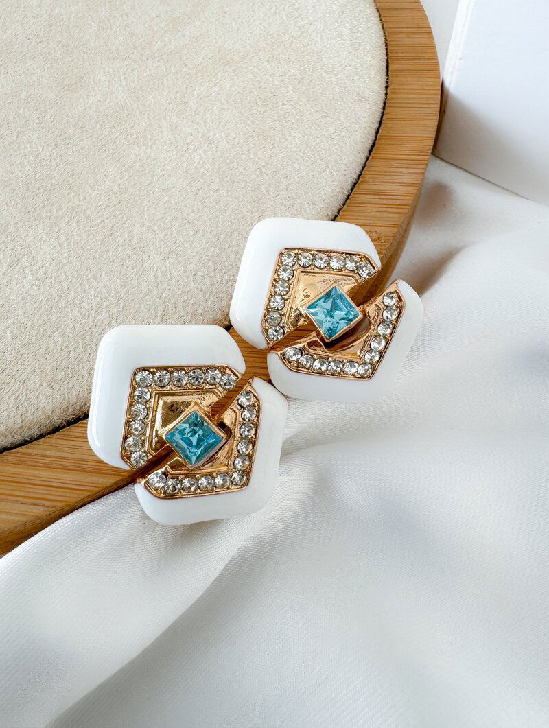 Brinco Folheado a Ouro 18k Geométrico com Pedraria (Inspiração)