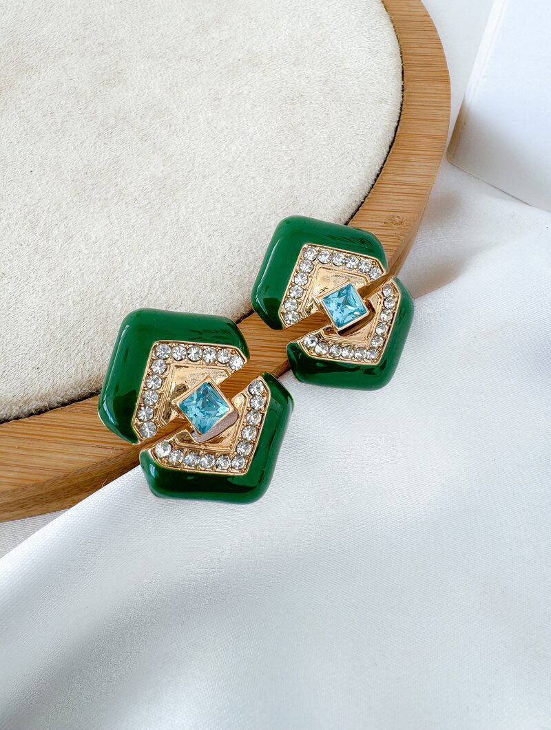 Brinco Folheado a Ouro 18k Geométrico com Pedraria (Inspiração)