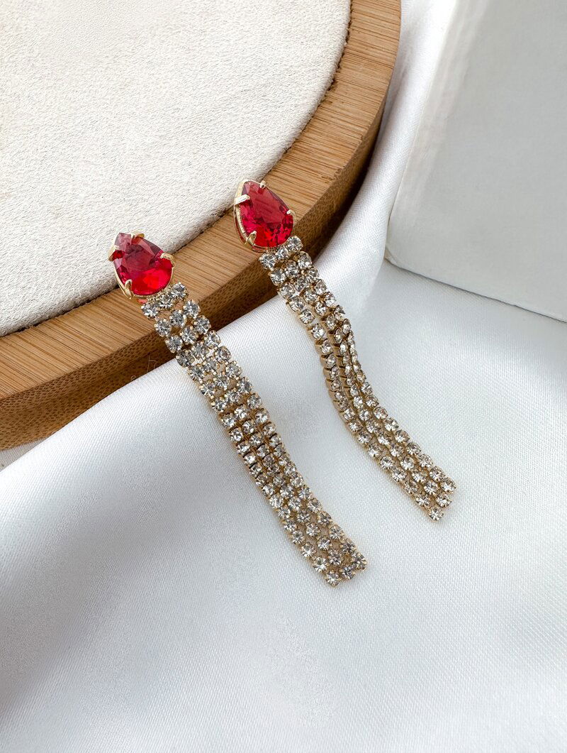 Brinco Folheado a Ouro 18k Gota com Micro Zircônias