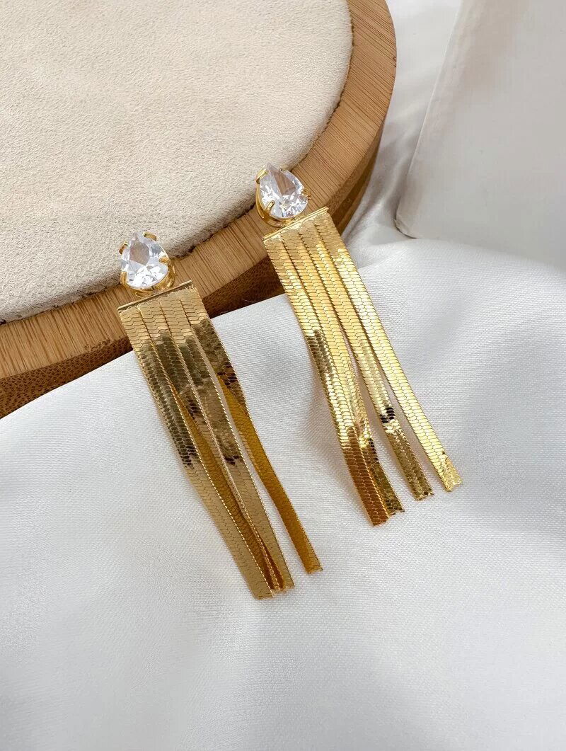 Brinco Folheado a Ouro 18k Gota de Zircônia com Fitas Laminadas
