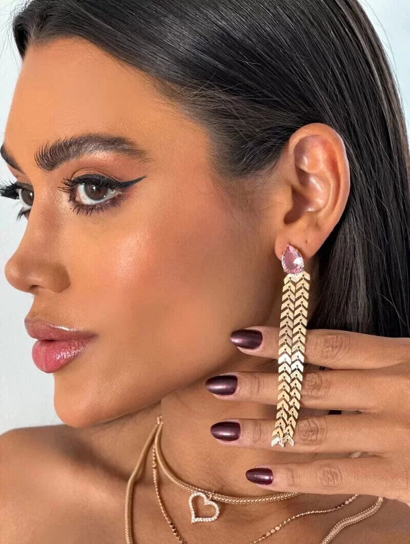 Brinco Folheado a Ouro 18k Gota de Zircônia com Franja de Escamas