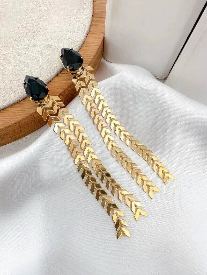 Brinco Folheado a Ouro 18k Gota de Zircônia com Franja de Escamas