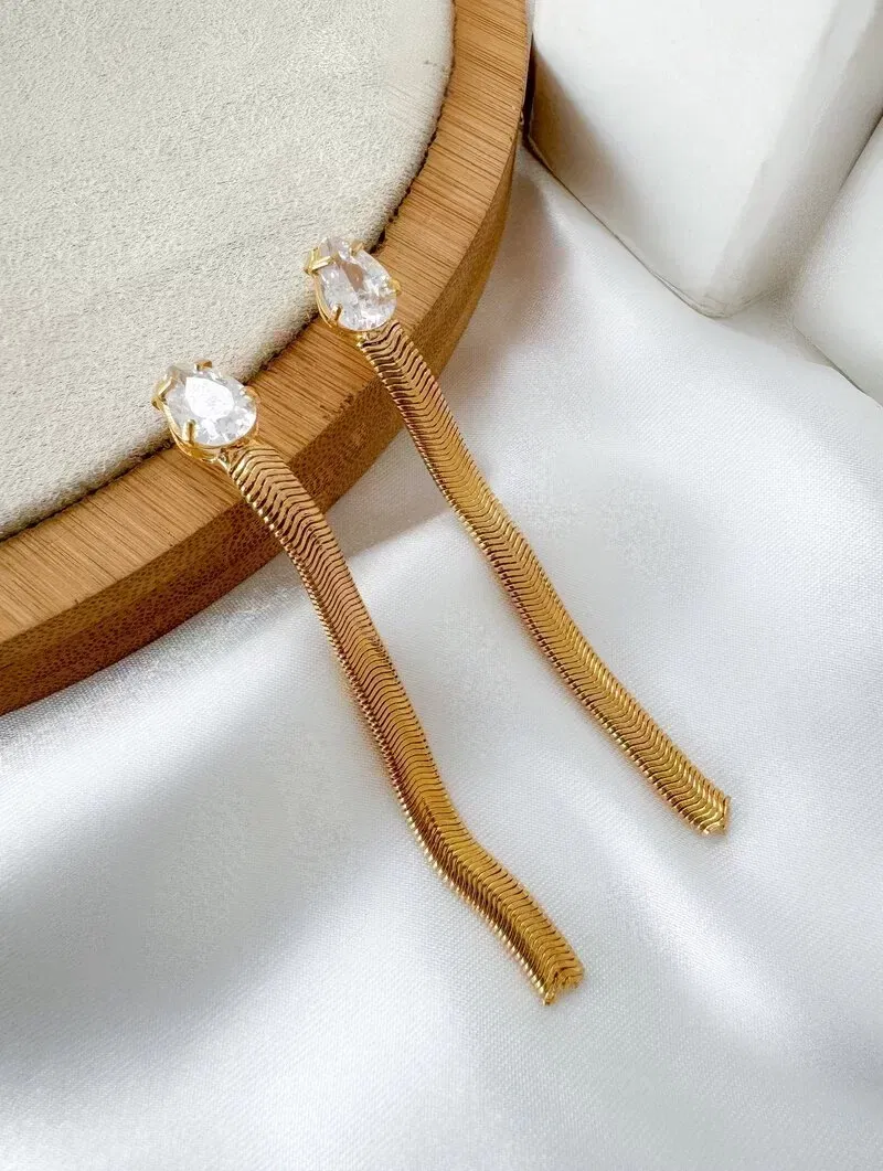 Brinco Folheado a Ouro 18k Gota de Zircônia com Malha