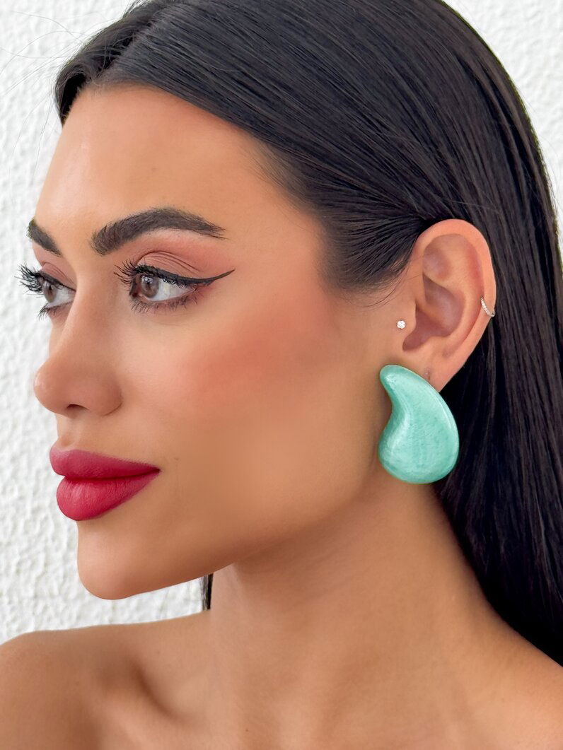 Brinco Folheado a Ouro 18k Gota Resinada