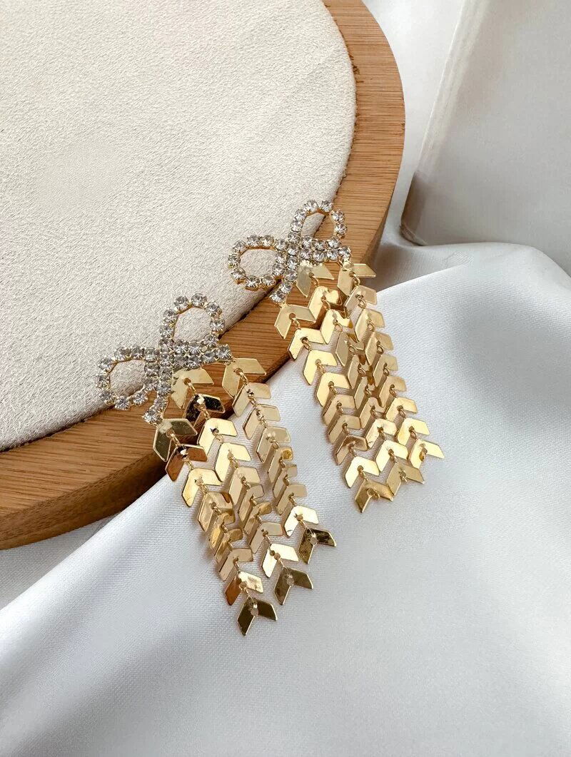 Brinco Folheado a Ouro 18k Laço de Zircônia com Franja