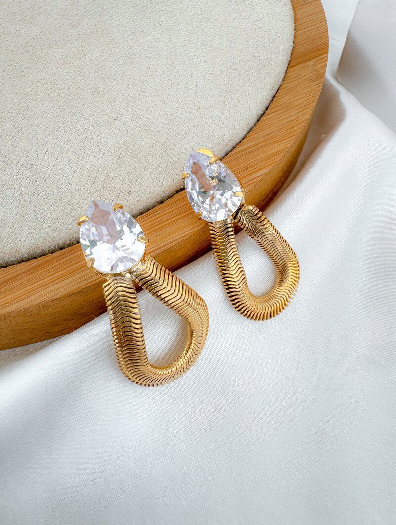 Brinco Folheado a Ouro 18k Malha com Gota de Zircônia