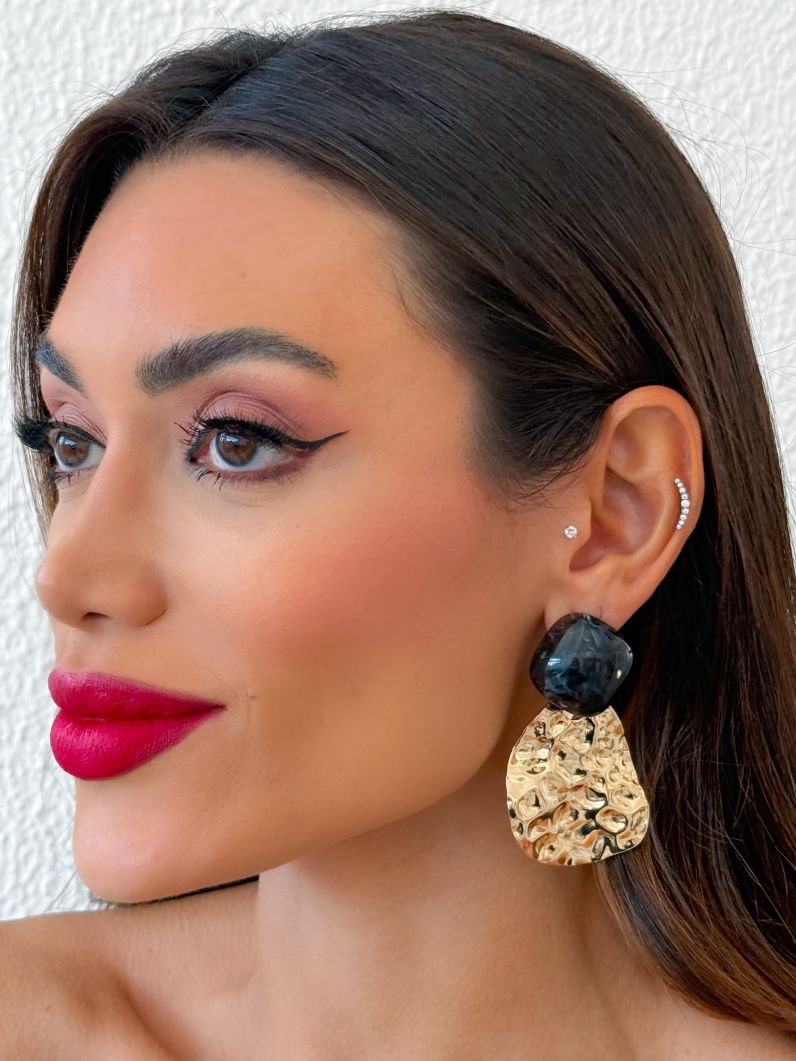 Brinco Folheado a Ouro 18k Martelado Maxi Com Ponteira Resinado Colorido