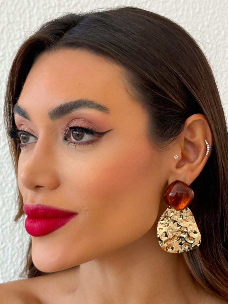 Brinco Folheado a Ouro 18k Martelado Maxi Com Ponteira Resinado Colorido