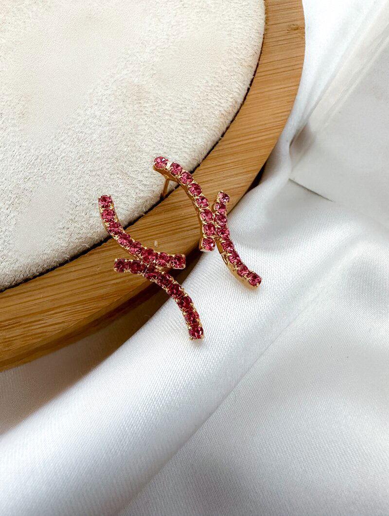 Brinco Folheado a Ouro 18k Minimalista Dois Fios Cravejados