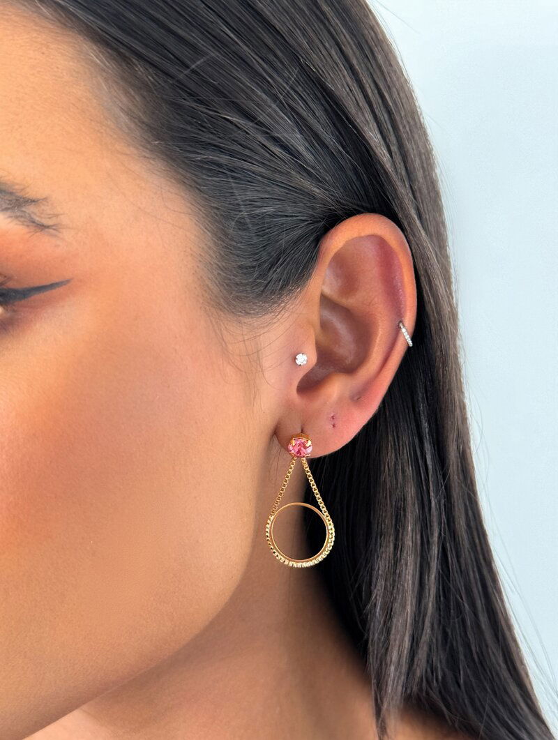 Brinco Folheado a Ouro 18k Minimalista Formato Gota Vazada