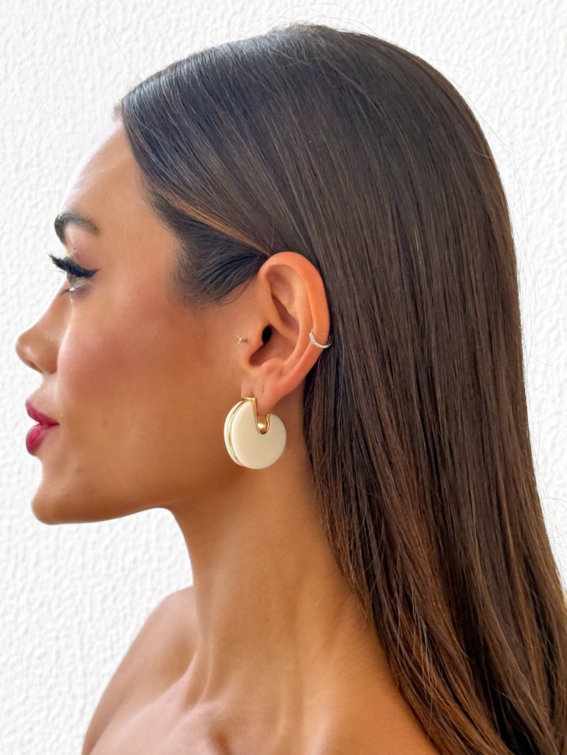 Brinco Folheado a Ouro 18k Orgânico Resinado