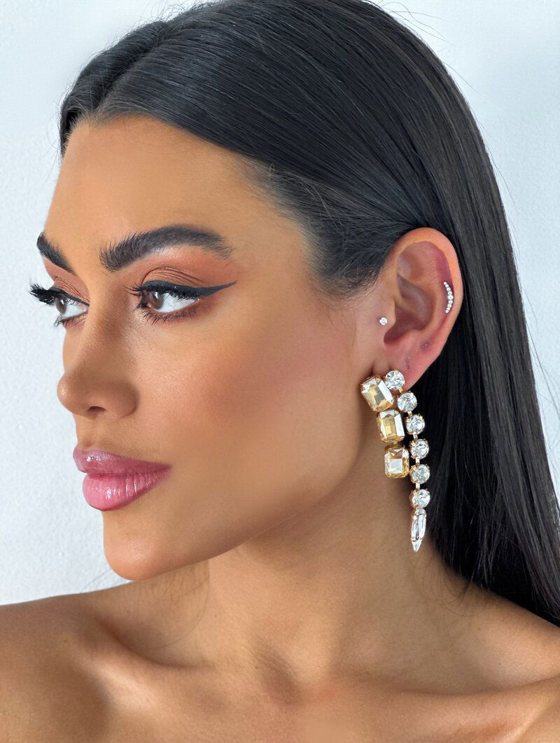 Brinco Folheado a Ouro 18k Pedras e Circulos de Zircônia