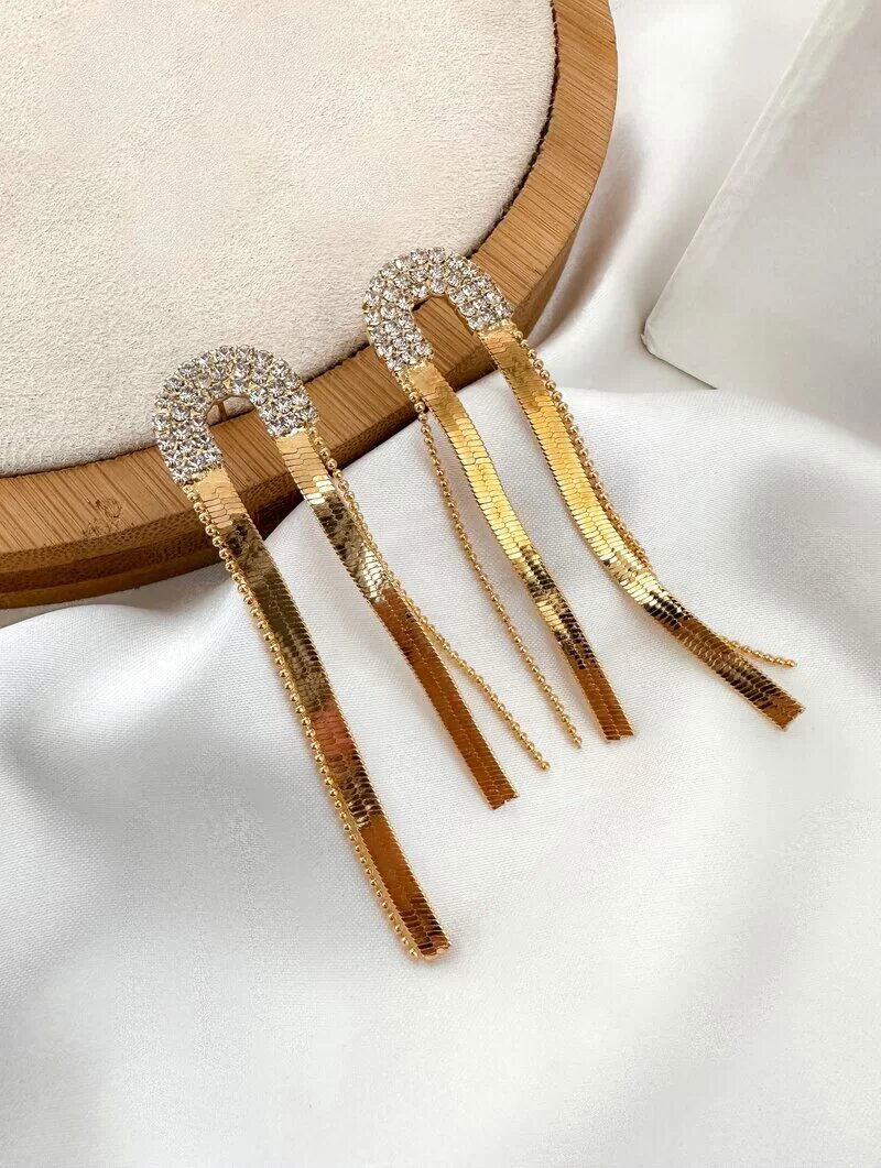 Brinco Folheado a Ouro 18k Ponteira Cravejada com Fita Laminada