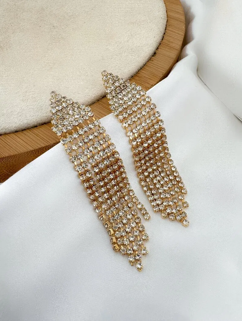 Brinco Folheado a Ouro 18k Ponteira Triangular com Micro Zircônias
