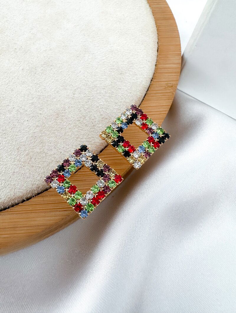 Brinco Folheado a Ouro 18k Quadrado Cravejado