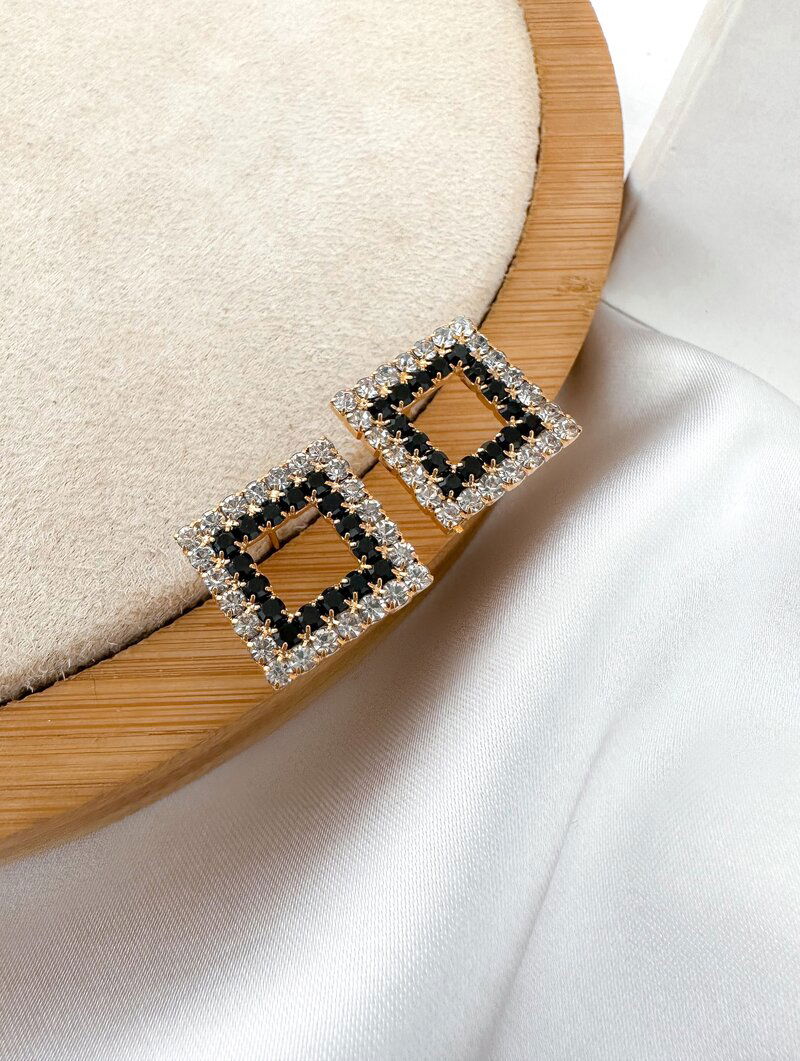 Brinco Folheado a Ouro 18k Quadrado Cravejado