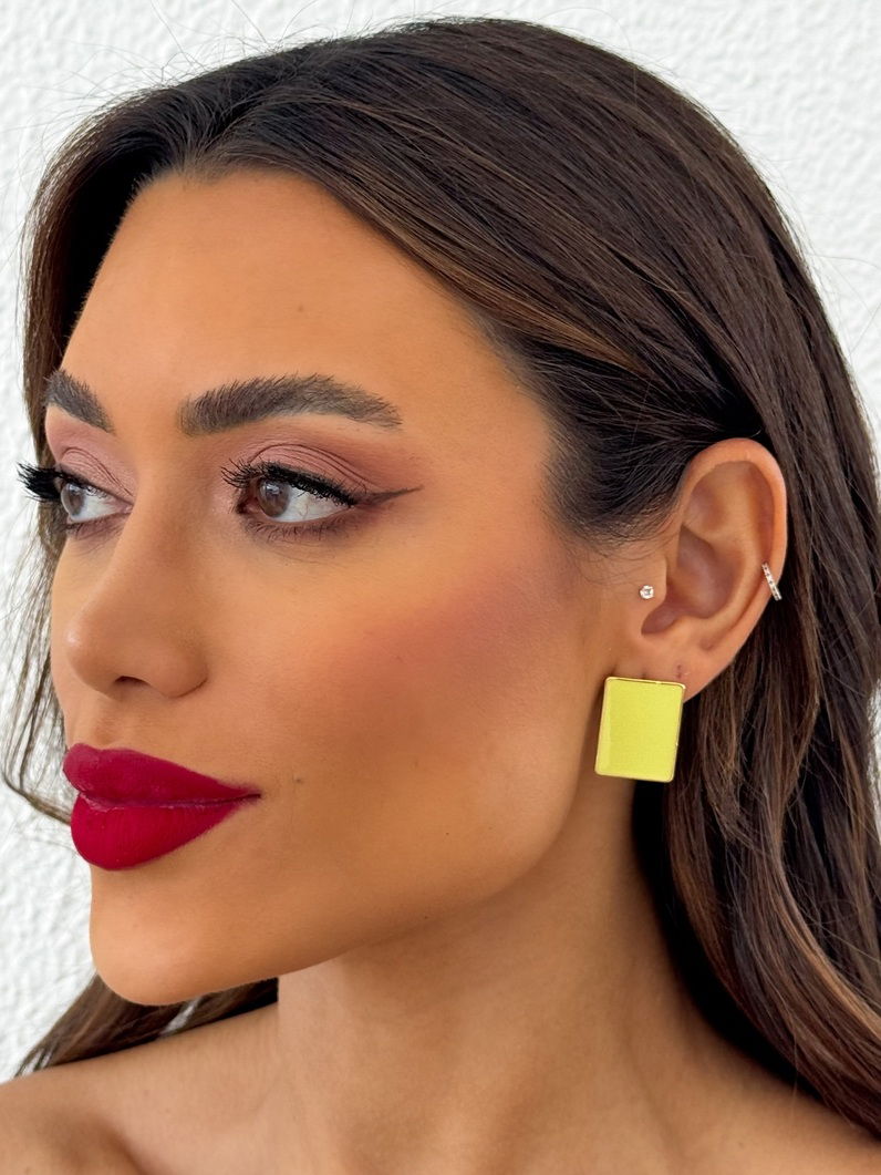 Brinco Folheado a Ouro 18k Quadrado Resinado