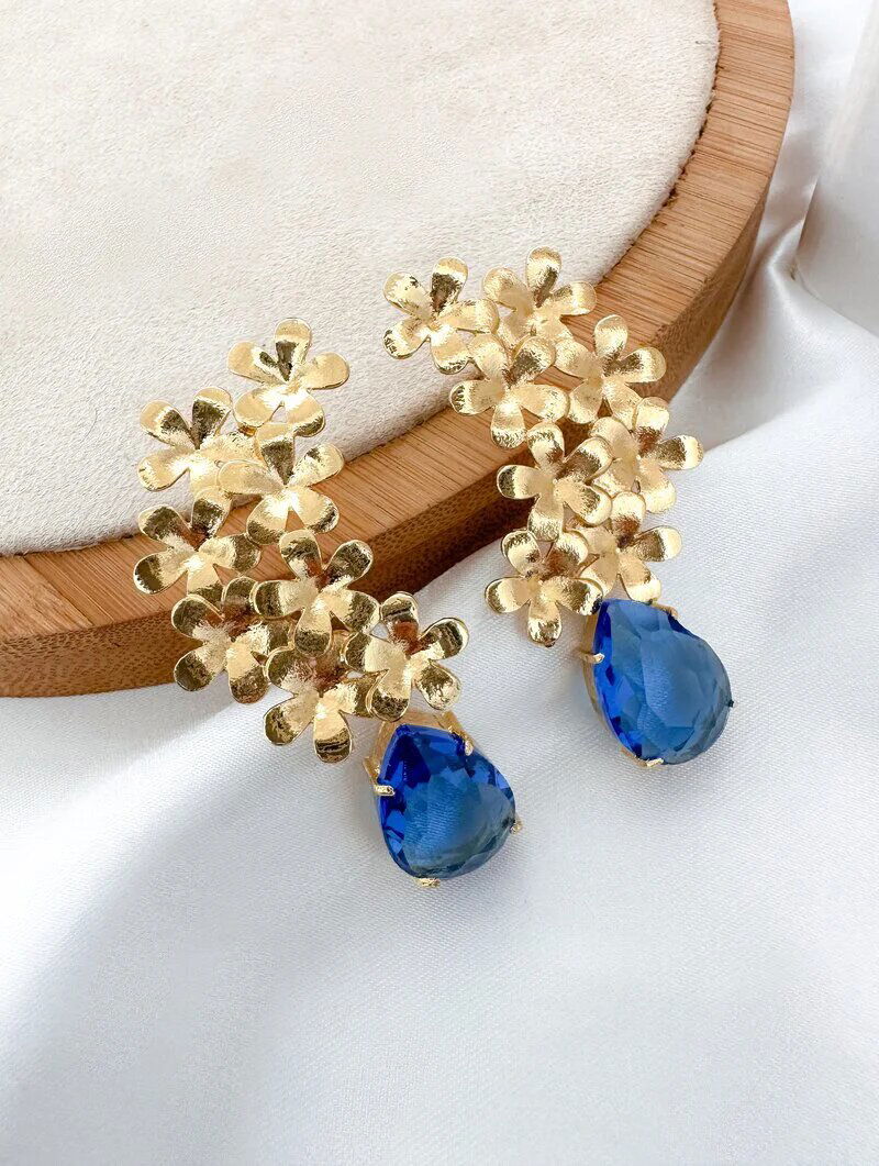 BRINCO FOLHEADO A OURO 18K RAMO DE FLORES COM GOTA DE ZIRCÔNIA