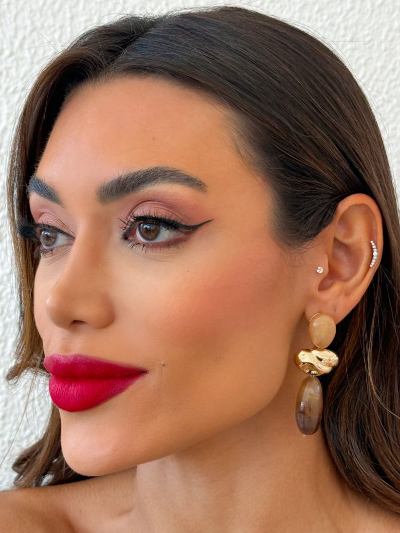 Brinco Folheado a Ouro 18k Reinado Longo Martelado