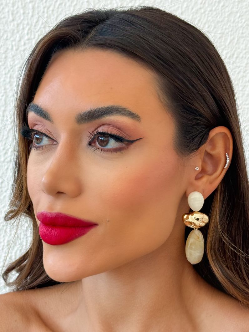 Brinco Folheado a Ouro 18k Reinado Longo Martelado
