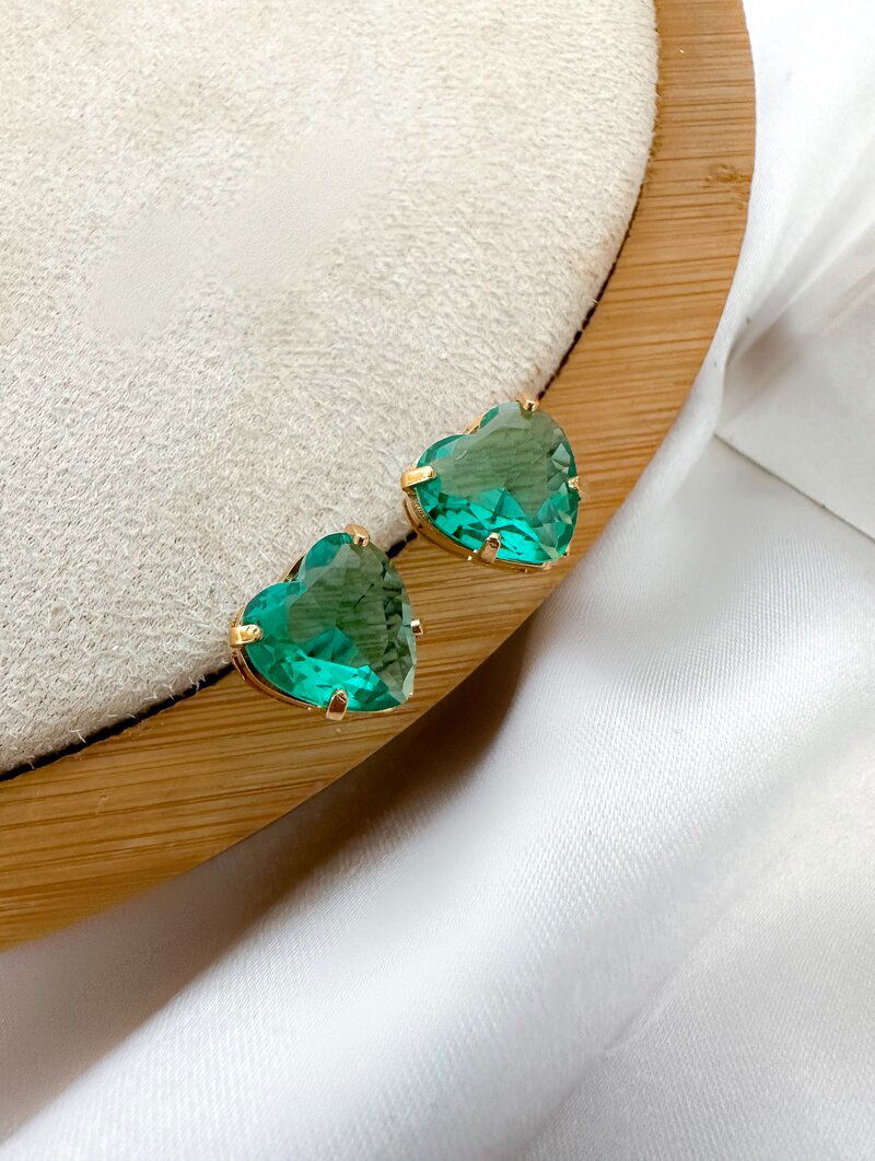 Brinco Folheado a Ouro Coração Zirconia.