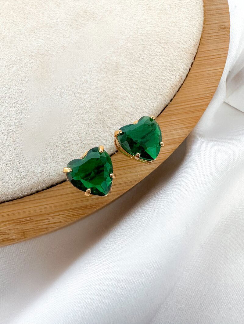 Brinco Folheado a Ouro Coração Zirconia.