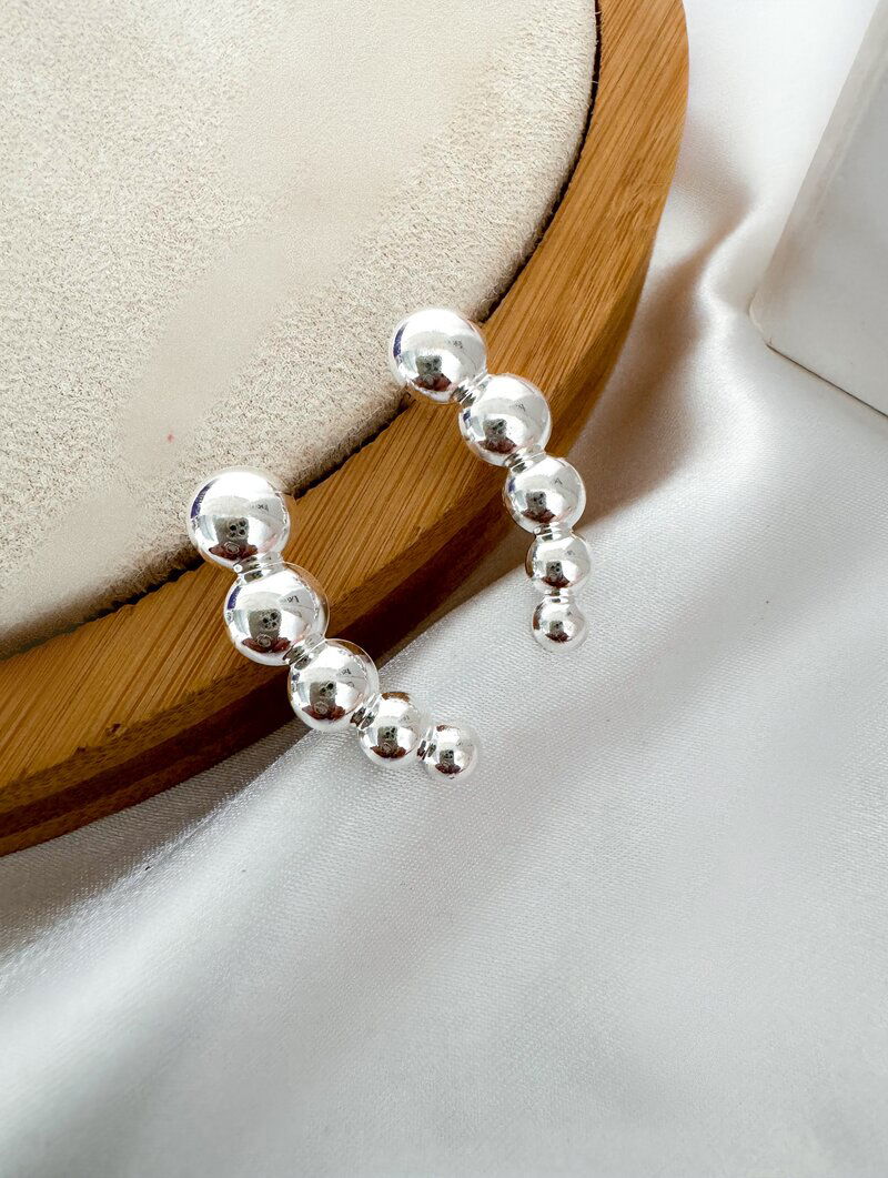 Brinco Folheado a Prata 925 Esferas Lisas